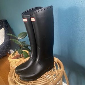 Hunter boots no buckle (rare)